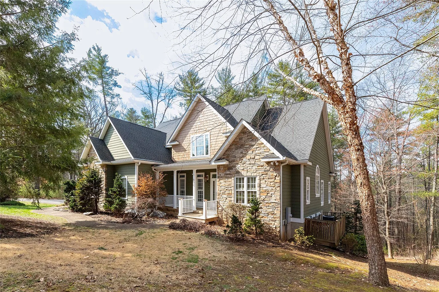 660 Settlers Cove — image 1 of 10